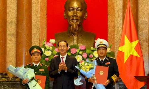 Thăng quân hàm Thượng tướng và Phó đô đốc Hải quân đối với các cán bộ cao cấp quân đội
